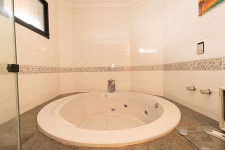 Apartamento à venda com 614m², 5 quartos e 4 vagasDetalhe do Banheiro da Suite