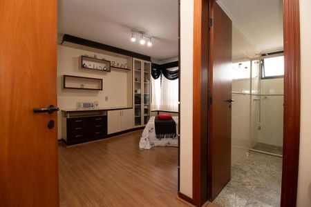 Apartamento à venda com 614m², 5 quartos e 4 vagasQuarto 3 - Suíte