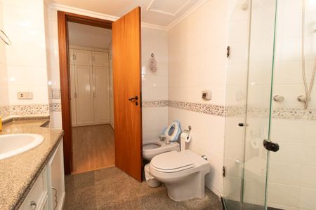 Apartamento à venda com 614m², 5 quartos e 4 vagasBanheiro da Suíte 4