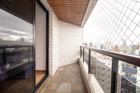 Apartamento à venda com 614m², 5 quartos e 4 vagasSacada