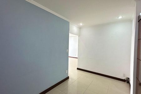 Apartamento para alugar com 74m², 2 quartos e sem vaga