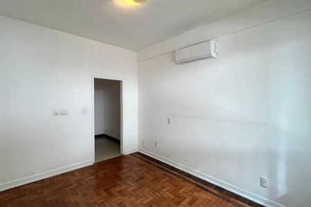 Apartamento para alugar com 74m², 2 quartos e sem vaga