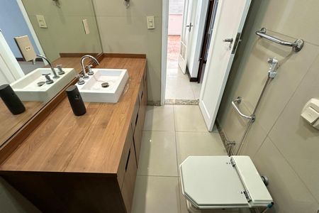 Apartamento para alugar com 74m², 2 quartos e sem vaga