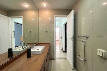 Apartamento para alugar com 74m², 2 quartos e sem vaga