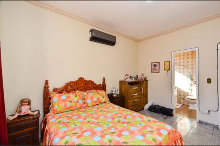 Casa à venda com 177m², 4 quartos e 2 vagas Casa à venda com 177m², 4 quartos e 2 vagasSuíte