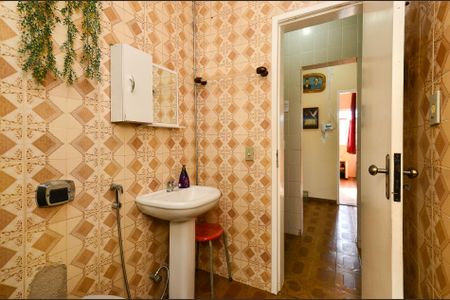 Casa à venda com 177m², 4 quartos e 2 vagas Casa à venda com 177m², 4 quartos e 2 vagasBanheiro Social