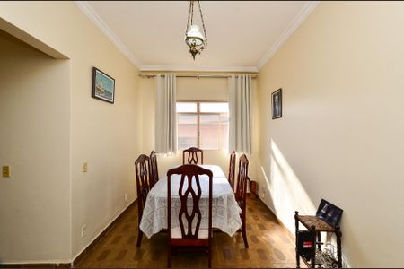 Casa à venda com 177m², 4 quartos e 2 vagas Casa à venda com 177m², 4 quartos e 2 vagasSala de Jantar