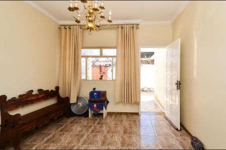 Casa à venda com 177m², 4 quartos e 2 vagas Casa à venda com 177m², 4 quartos e 2 vagasSala de Estar