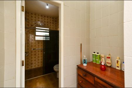 Casa à venda com 177m², 4 quartos e 2 vagas Casa à venda com 177m², 4 quartos e 2 vagasBanheiro Social