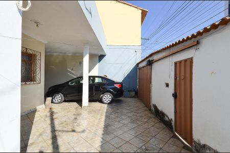 Casa à venda com 177m², 4 quartos e 2 vagas Casa à venda com 177m², 4 quartos e 2 vagasGaragem