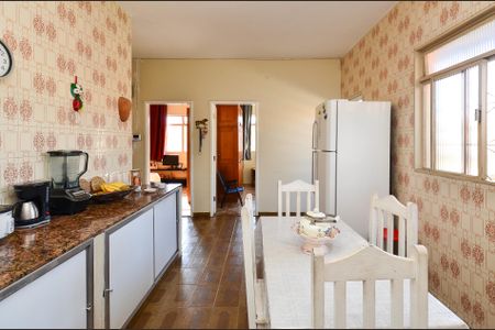 Casa à venda com 177m², 4 quartos e 2 vagas Casa à venda com 177m², 4 quartos e 2 vagasCozinha