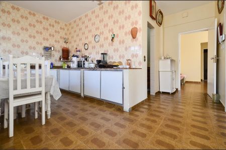 Casa à venda com 177m², 4 quartos e 2 vagas Casa à venda com 177m², 4 quartos e 2 vagasCozinha