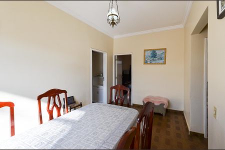 Casa à venda com 177m², 4 quartos e 2 vagas Casa à venda com 177m², 4 quartos e 2 vagasSala de Jantar