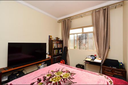 Casa à venda com 177m², 4 quartos e 2 vagas Casa à venda com 177m², 4 quartos e 2 vagasQuarto 1