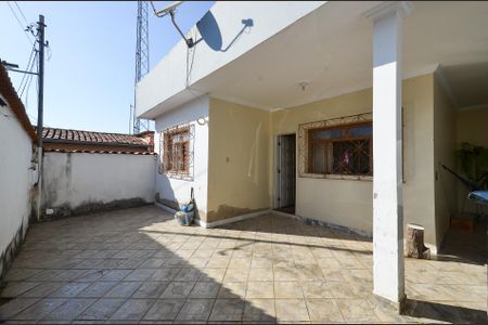 Casa à venda com 177m², 4 quartos e 2 vagas Casa à venda com 177m², 4 quartos e 2 vagasEntrada
