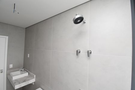 Apartamento à venda com 406m², 4 quartos e 4 vagasBanheiro da Suíte 4