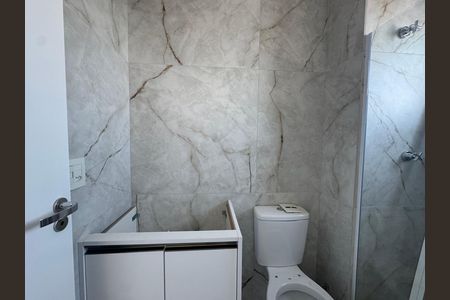 Banheiro da Suíte de apartamento para alugar com 2 quartos, 70m² em Centro, Osasco