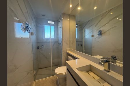Banheiro da Suíte de apartamento para alugar com 3 quartos, 84m² em Centro, Osasco