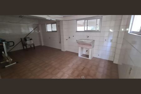 Casa à venda com 210m², 2 quartos e 2 vagas Casa à venda com 210m², 2 quartos e 2 vagasÁrea de serviço