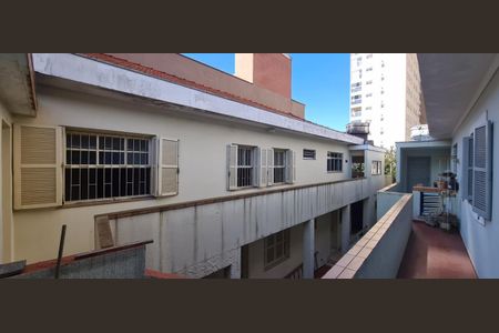 Casa à venda com 210m², 2 quartos e 2 vagas Casa à venda com 210m², 2 quartos e 2 vagasÁrea externa