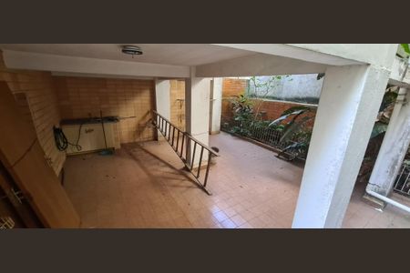 Casa à venda com 210m², 2 quartos e 2 vagas Casa à venda com 210m², 2 quartos e 2 vagasÁrea externa