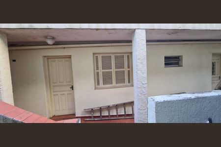 Casa à venda com 210m², 2 quartos e 2 vagas Casa à venda com 210m², 2 quartos e 2 vagasÁrea externa