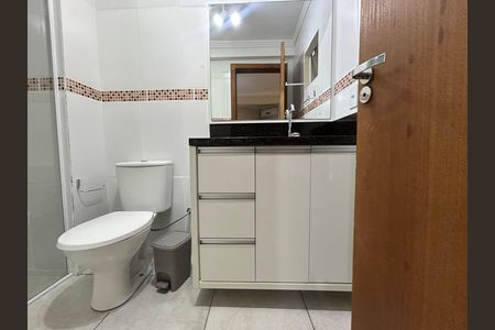 Banheiro de apartamento para alugar com 1 quarto, 20m² em Pantanal, Florianópolis