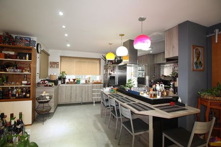 Casa para alugar com 360m², 4 quartos e 2 vagasCozinha