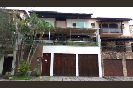 Casa para alugar com 360m², 4 quartos e 2 vagasFachada