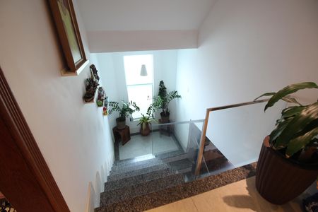 Casa para alugar com 360m², 4 quartos e 2 vagasEscada
