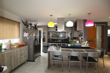 Casa para alugar com 360m², 4 quartos e 2 vagasCozinha