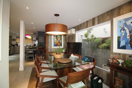 Casa para alugar com 360m², 4 quartos e 2 vagasSala