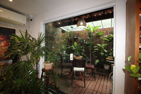 Casa para alugar com 360m², 4 quartos e 2 vagasSala