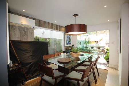 Casa para alugar com 360m², 4 quartos e 2 vagasSala