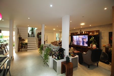 Sala de casa à venda com 4 quartos, 360m² em Anil, Rio de Janeiro