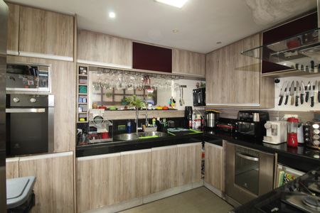 Casa para alugar com 360m², 4 quartos e 2 vagasCozinha