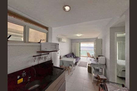 Sala de apartamento à venda com 1 quarto, 50m² em Recreio dos Bandeirantes, Rio de Janeiro