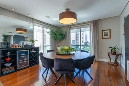 Apartamento para alugar com 300m², 5 quartos e 5 vagas