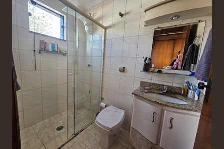 Apartamento à venda com 99m², 3 quartos e 2 vagasBanheiro 