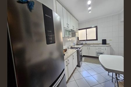 Apartamento à venda com 99m², 3 quartos e 2 vagasCozinha