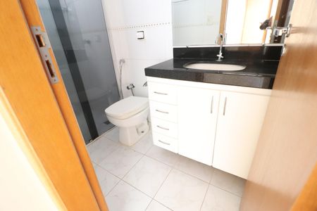 Apartamento para alugar com 70m², 3 quartos e 2 vagasBanheiro do Quarto 3