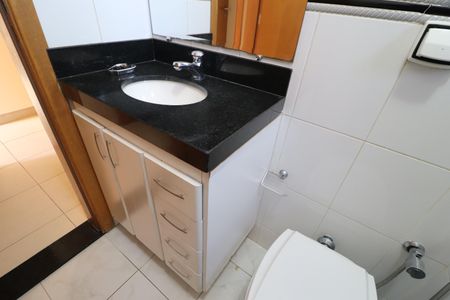 Apartamento para alugar com 70m², 3 quartos e 2 vagasBanheiro Social