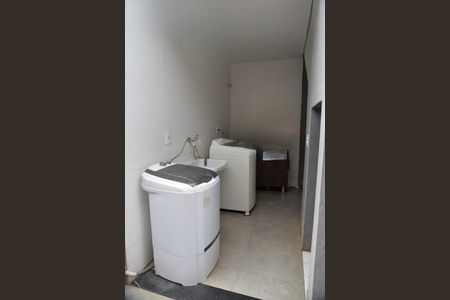 Casa à venda com 462m², 5 quartos e 4 vagas Casa à venda com 462m², 5 quartos e 4 vagasÁrea de Serviço