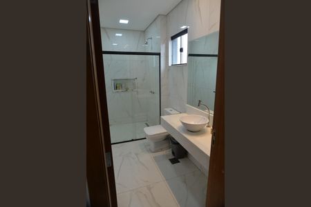 Casa à venda com 462m², 5 quartos e 4 vagas Casa à venda com 462m², 5 quartos e 4 vagasBanheiro