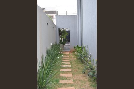 Casa à venda com 462m², 5 quartos e 4 vagas Casa à venda com 462m², 5 quartos e 4 vagasÁrea Externa