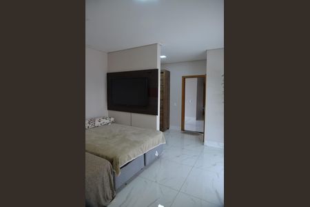 Casa à venda com 462m², 5 quartos e 4 vagas Casa à venda com 462m², 5 quartos e 4 vagasQuarto