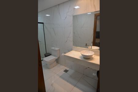 Casa à venda com 462m², 5 quartos e 4 vagas Casa à venda com 462m², 5 quartos e 4 vagasBanheiro