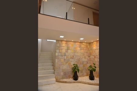 Casa à venda com 462m², 5 quartos e 4 vagas Casa à venda com 462m², 5 quartos e 4 vagasHall de Entrada