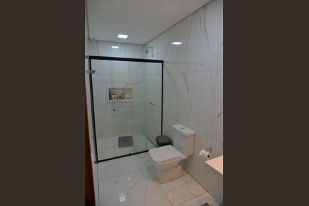 Casa à venda com 462m², 5 quartos e 4 vagas Casa à venda com 462m², 5 quartos e 4 vagasBanheiro