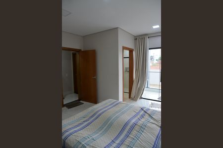 Casa à venda com 462m², 5 quartos e 4 vagas Casa à venda com 462m², 5 quartos e 4 vagasQuarto
